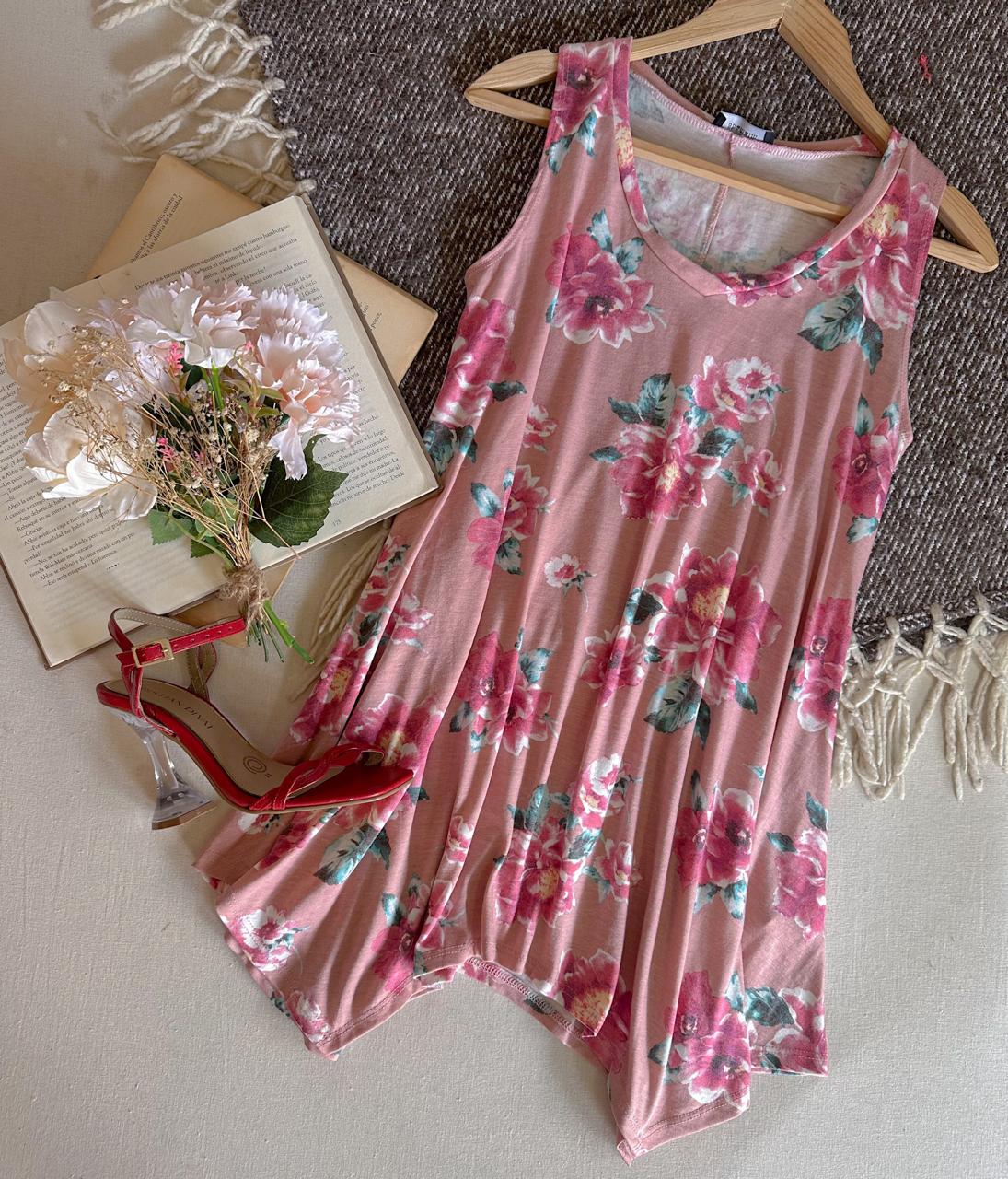 Blusa rosa sin mangas floreada
