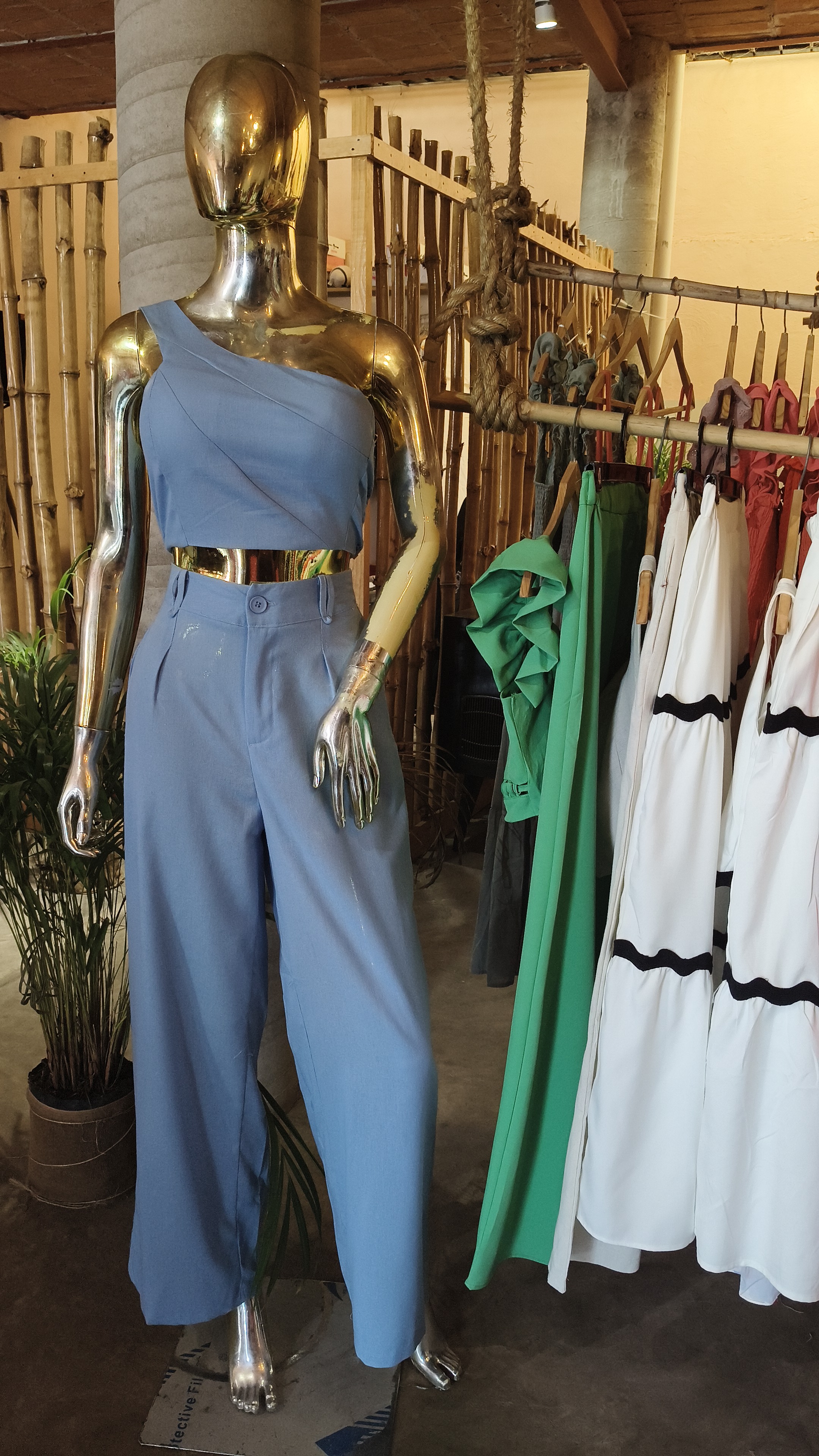 Conjunto azul de pantalón con top de un tirantes JIRUY FASHION