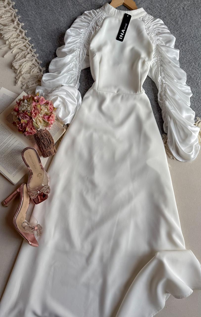Vestido Blanco INA Largo Manga Larga Corrugada Y Satinada