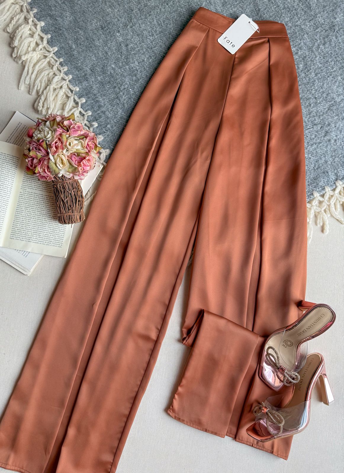 Pantalon Chedron Fate Largo Ancho Y Satinado
