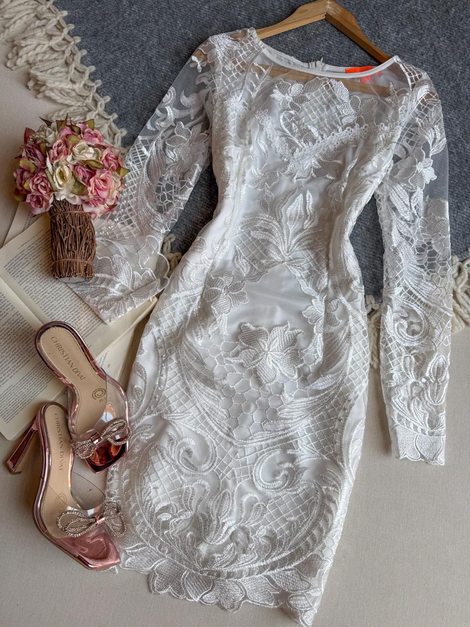 Vestido Blanco Luxmi Corto Manga Larga Todo De Encaje
