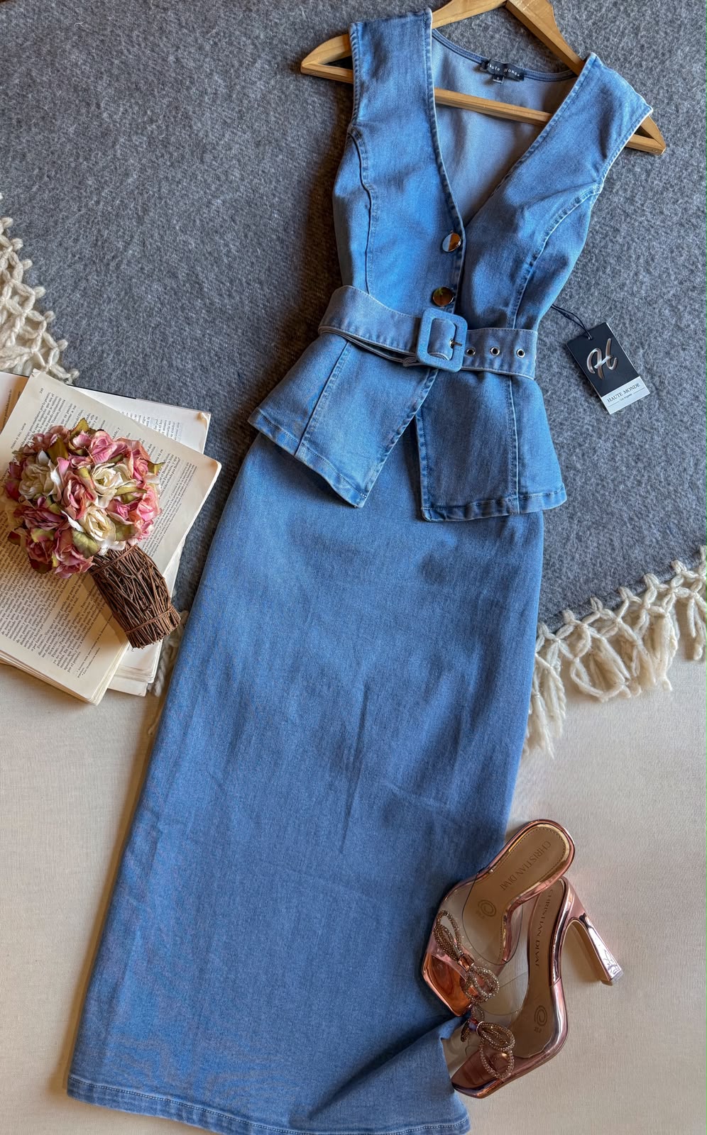 Vestido Azul Haute Monde Midi Sin Manga Demin Con Cinto Escote V