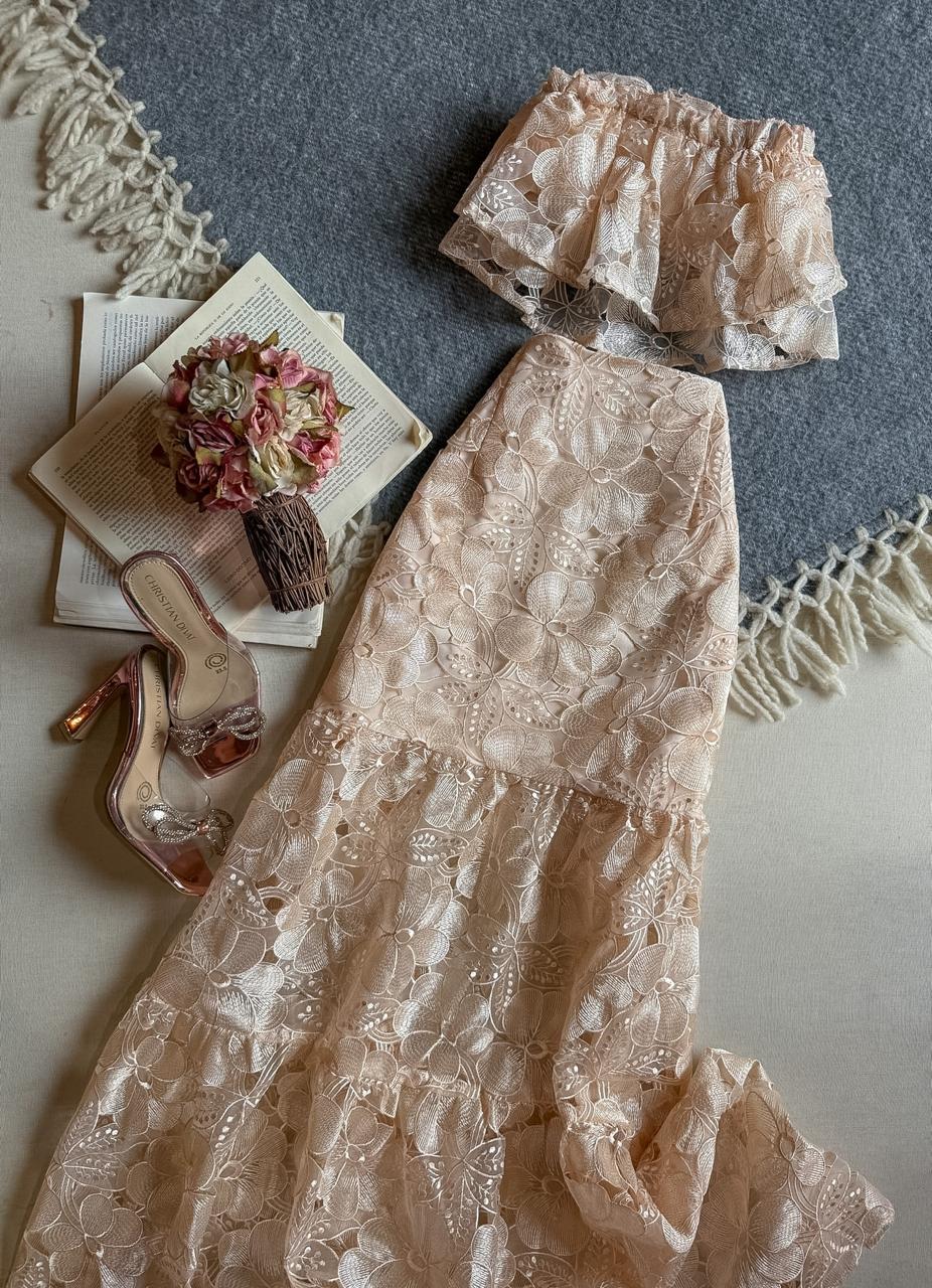 Conjunto Falda Beige Chicways Largo Straple Crop Con Olanes Bordado De Flores 