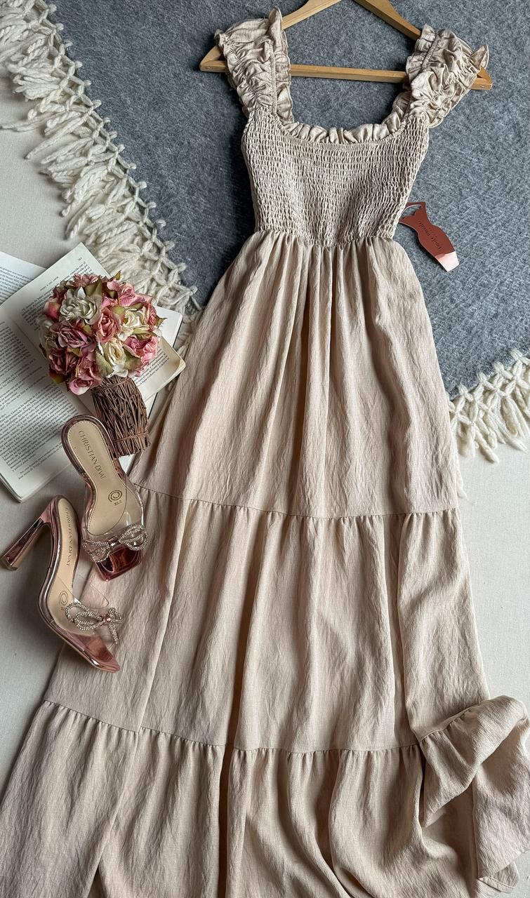 Vestido Beige Haute Monde Midi Tirantes Estrech en Pecho y Espalda Tirantes Corrugados