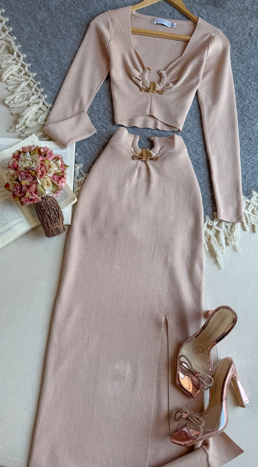 Conjunto Falda Beige Nude Chicways Largo Manga Larga Detalle Metalico en Pecho Y Cintura