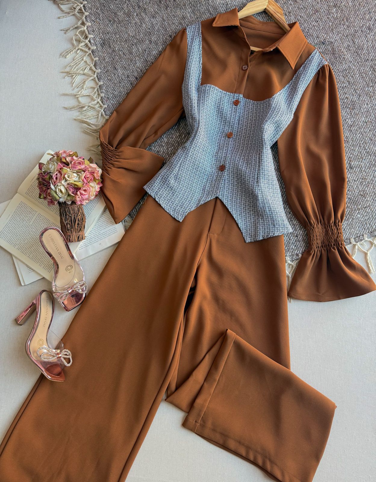 Conjunto Pantalon Cafe Importación Premium Largo Manga Larga  Chaleco Gris Simulado De Cuadritos 