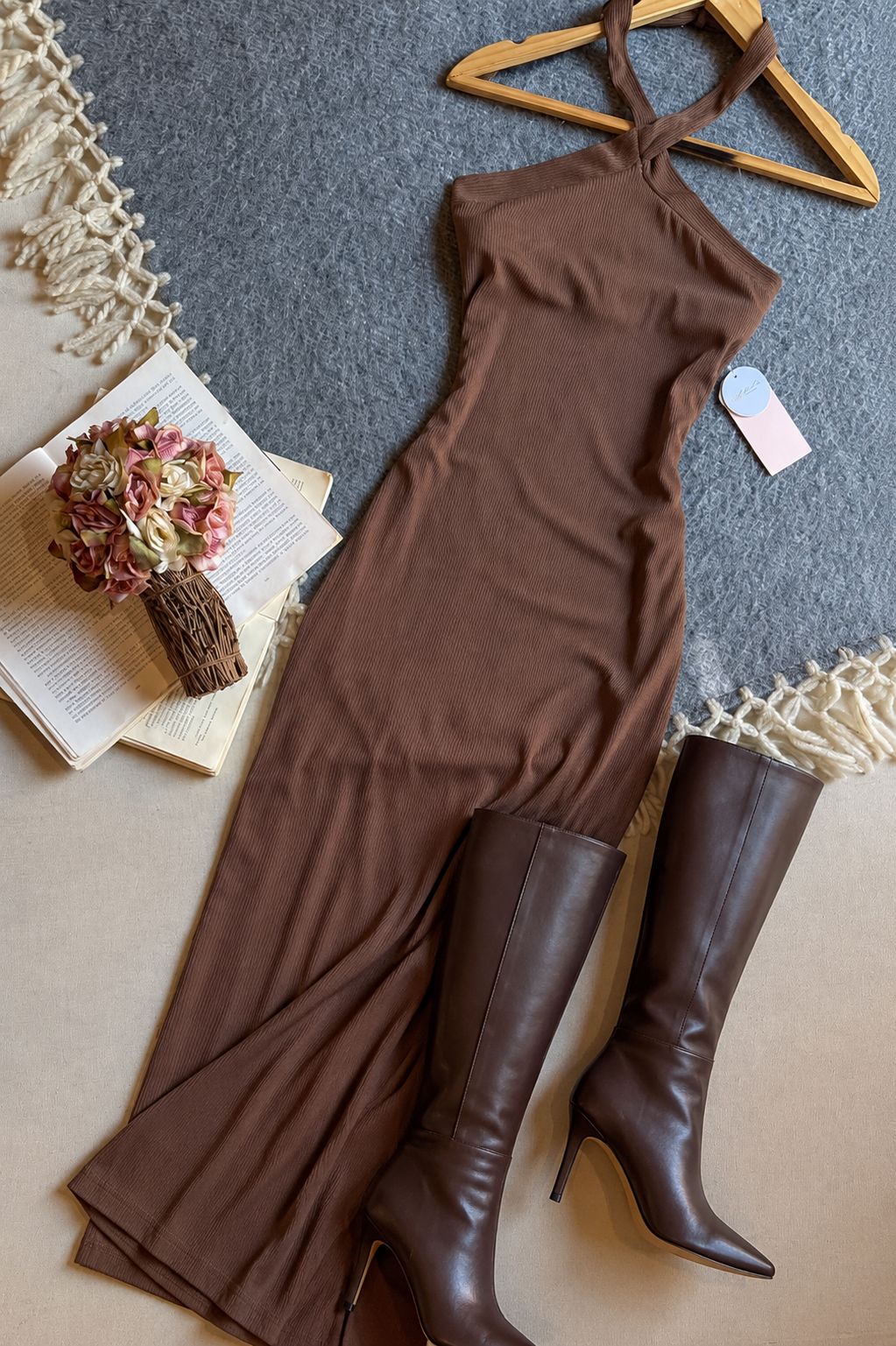 Vestido Cafe Blashe Midi Halter Abertura En Pierna