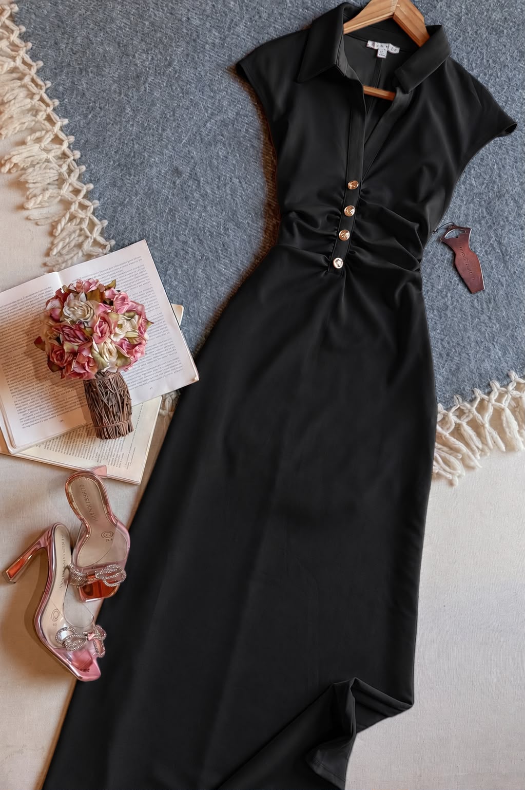 Vestido Negro Haute Monde Largo Manga Corta  Con Cuello De Camisa