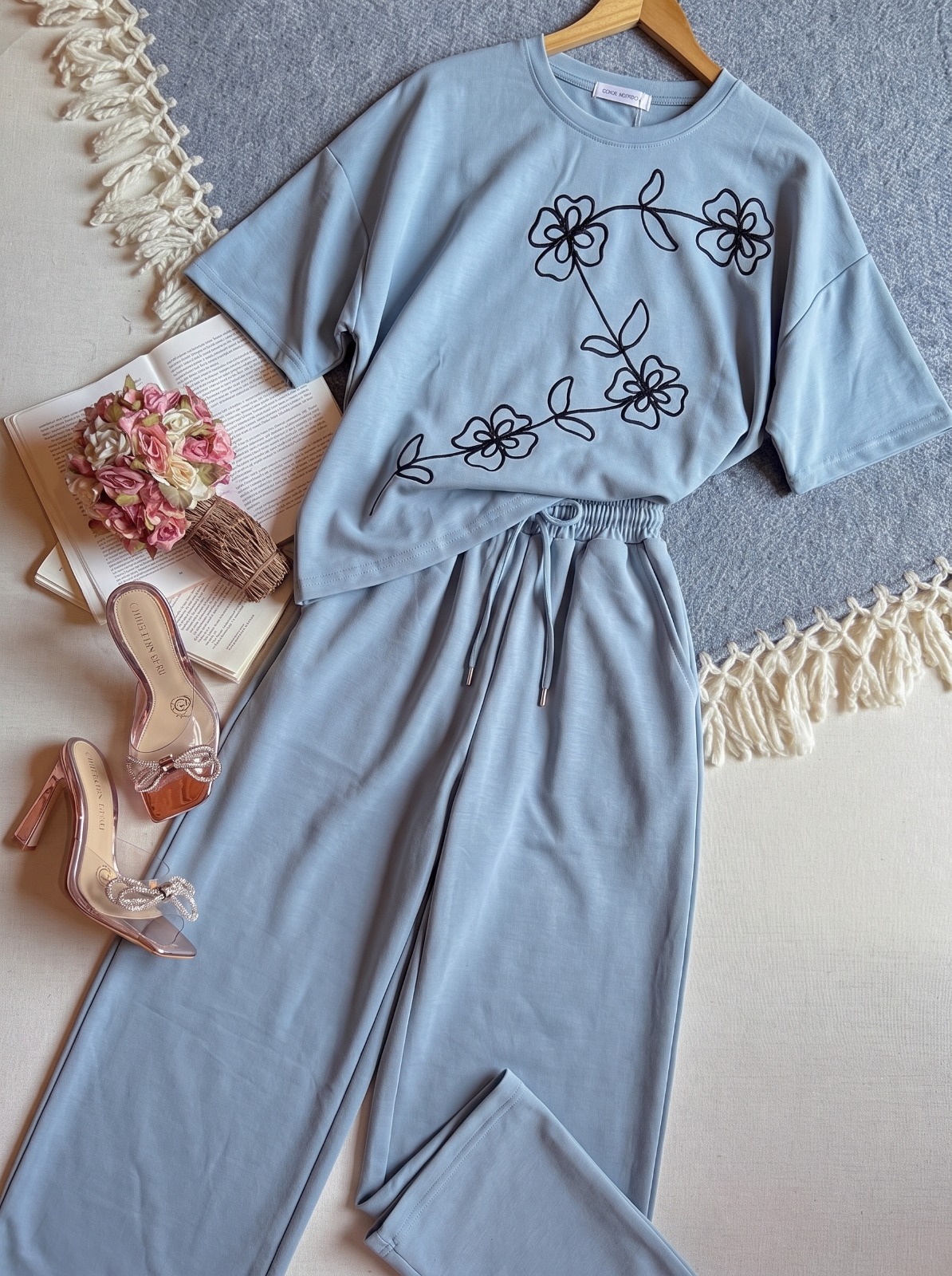 Conjunto Pantalon Azul Importación Premium Largo Manga Corta Con Bordado de Flor