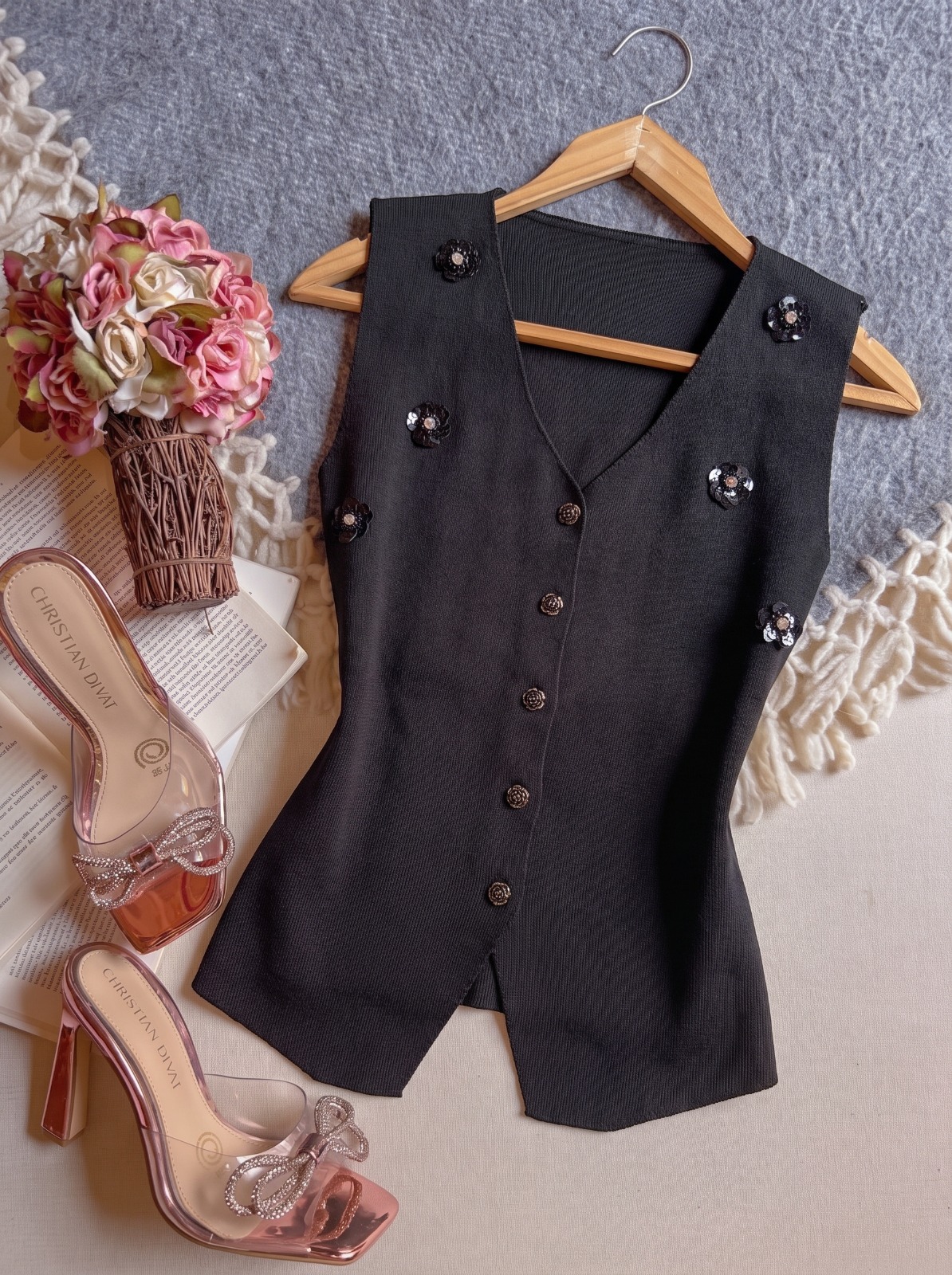 Blusa Negro Importación Premium Largo Sin Manga De Botones Con Florecitas