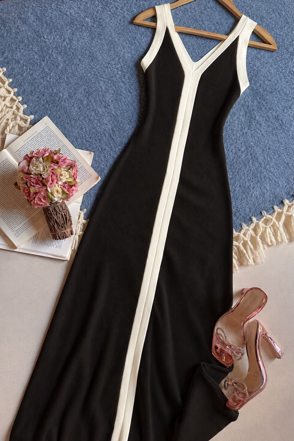 Vestido Negro Importación Premium Midi Tirantes Acanalado Con Linea Blanca
