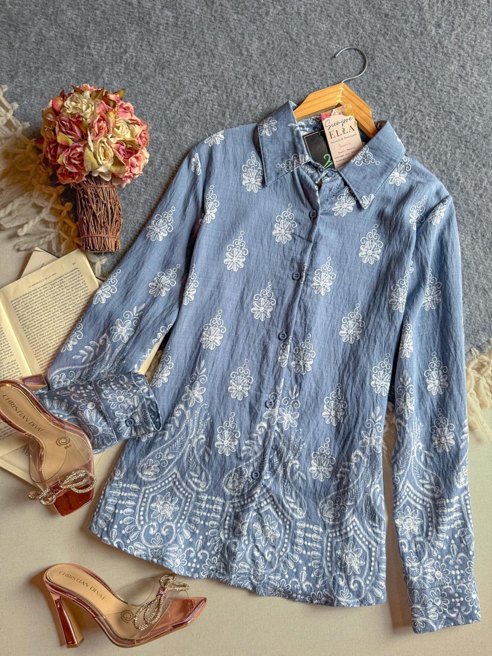 Blusa Azul ZISSACHAR Largo Manga Larga Estampado Blanco Trivalico