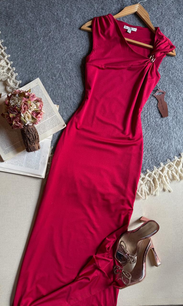 Vestido Rojo Haute Monde Midi Sin Manga Detalle Metalico En Hombro