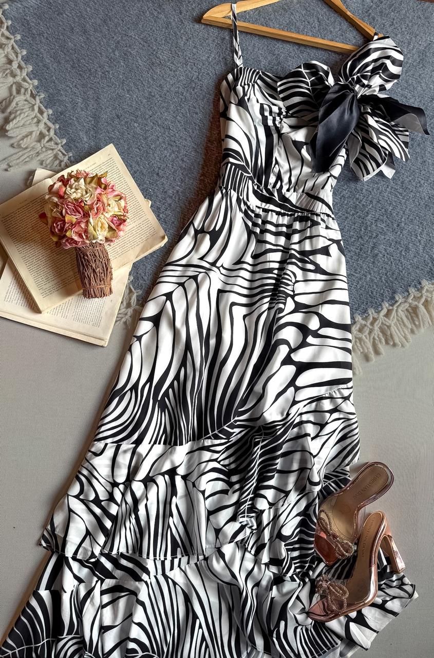 Vestido Blanco Chicways Largo Tirantes Con Manchas Negras Y Moño