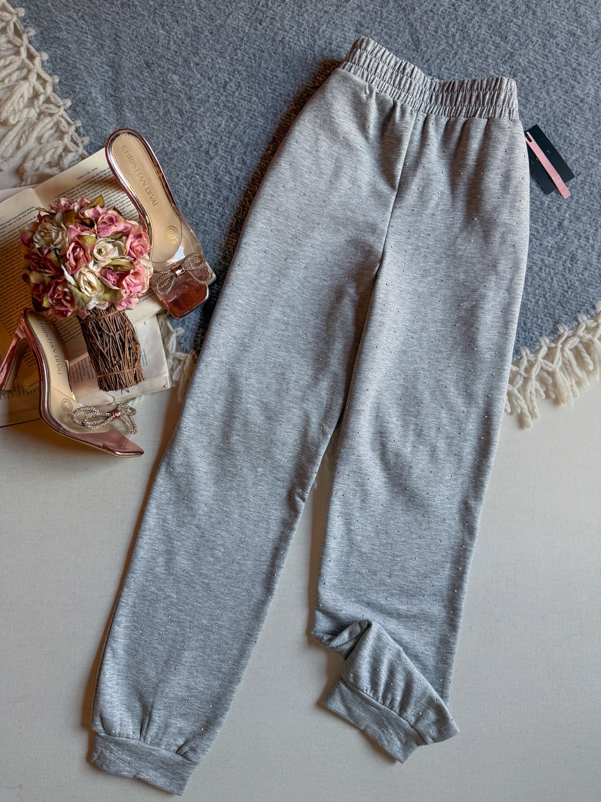 Pantalon Gris Iris Largo con Aplicaciones