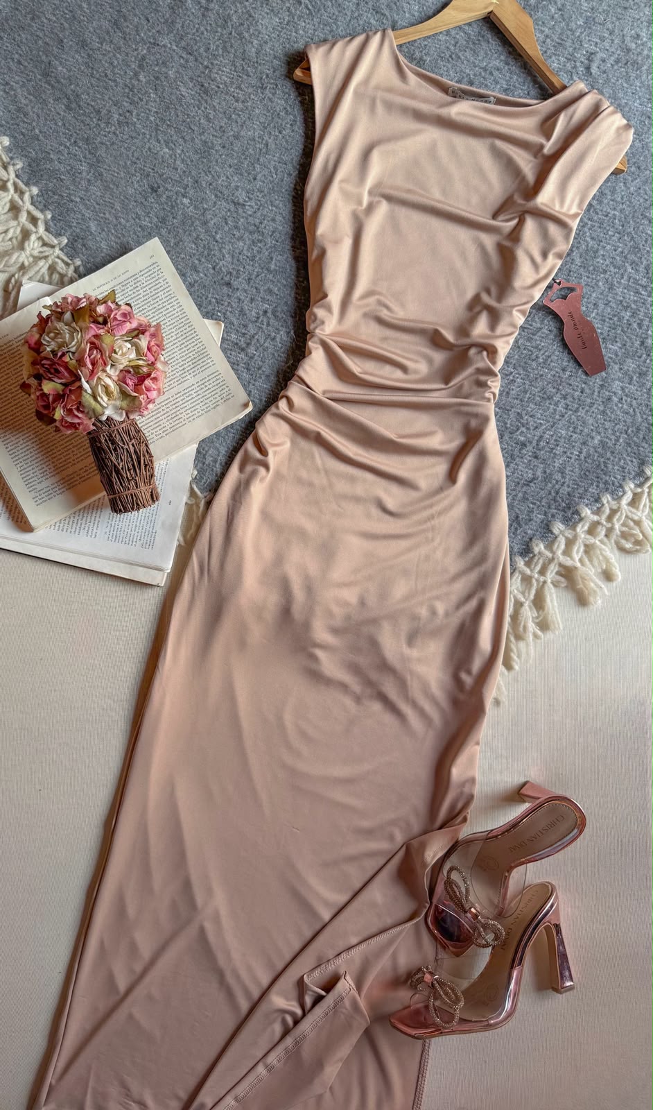 Vestido Beige Haute Monde Largo SIN Sin Manga Corrugado En Cintura
